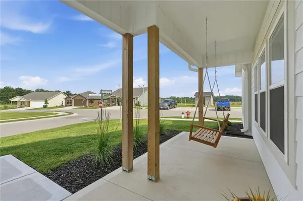 1315 NE Redwood CT, Oak Grove, MO 64075