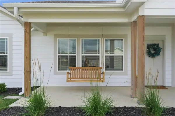 1315 NE Redwood CT, Oak Grove, MO 64075