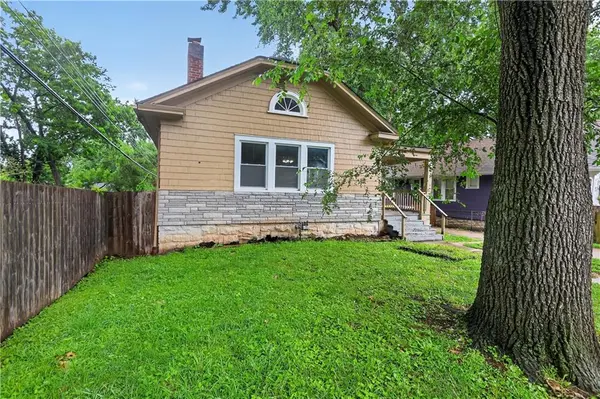 6617 Virginia AVE, Kansas City, MO 64131