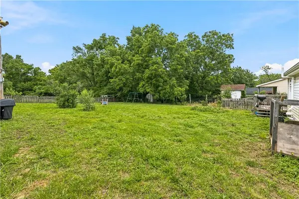 104 W 4th ST, Freeman, MO 64746
