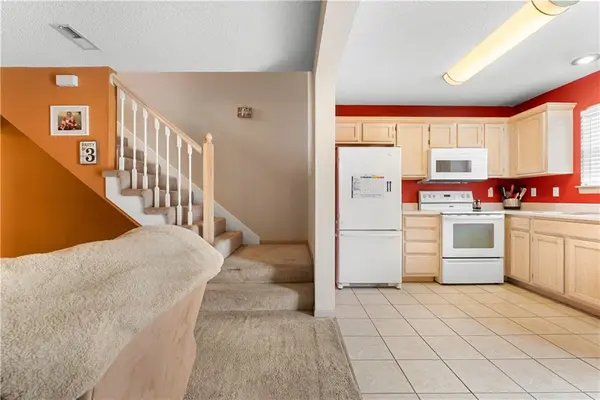 1325 SE NORWOOD DR, Lee's Summit, MO 64081