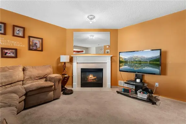 1325 SE NORWOOD DR, Lee's Summit, MO 64081