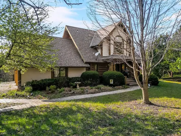 14850 Oak Valley DR, Gardner, KS 66030