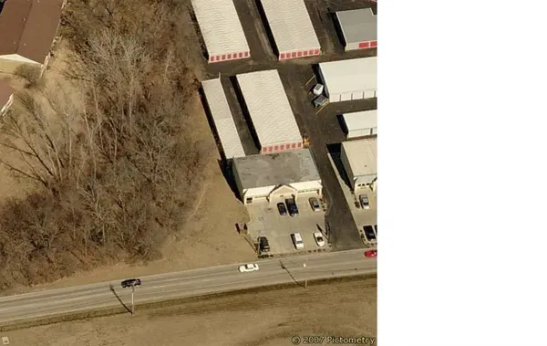 3725 A Gene Field RD, St Joseph, MO 64506