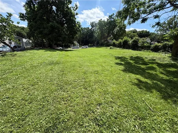 2934 Jarboe ST, Kansas City, MO 64108