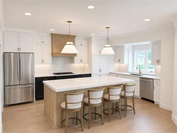 4713 NW Sienna RDG, Riverside, MO 64150