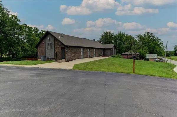 101 South AVE, Blue Springs, MO 64015