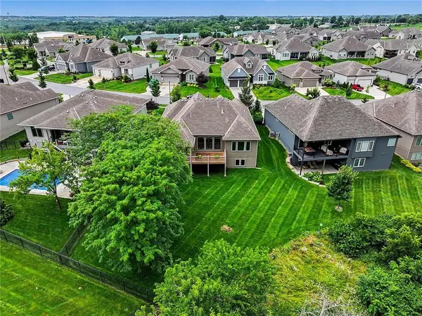 8193 Valley RD, Lenexa, KS 66220