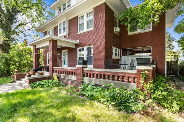 2507 Francis ST, St Joseph, MO 64501