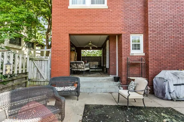 2507 Francis ST, St Joseph, MO 64501