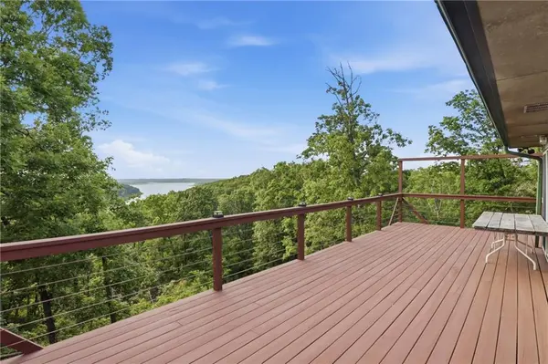 11045 Foothills LN, Warsaw, MO 65355