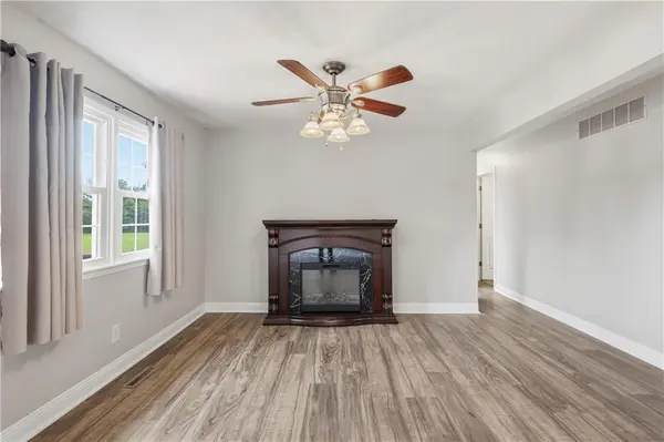 1009 Twin Lakes DR, Pittsburg, KS 66762