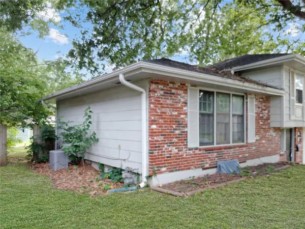 7707 E 118th TER, Kansas City, MO 64134