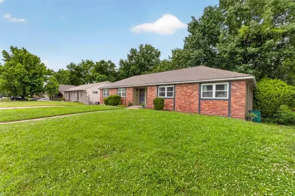 8310 Sterling AVE, Raytown, MO 64138