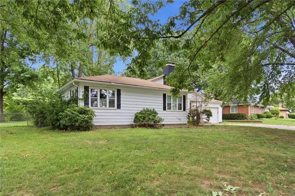 5048 N Olive ST, Kansas City, MO 64118