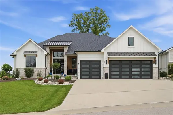 3 Spavinaw CT, Lake Winnebago, MO 64034