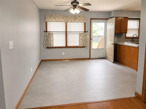 227 E Colleen DR, Gardner, KS 66030