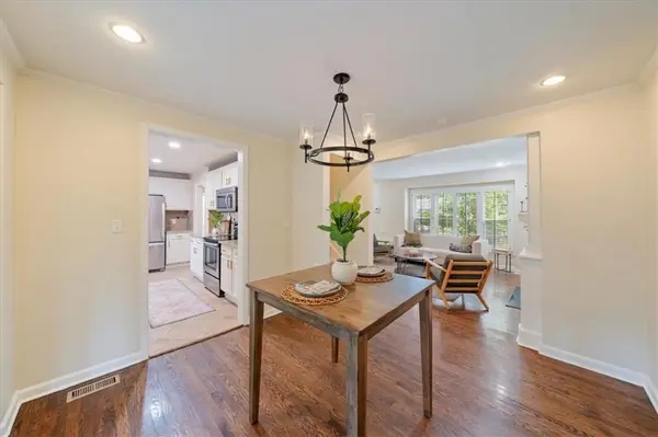 5200 W 72ND ST, Prairie Village, KS 66208