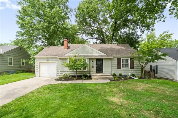 5200 W 72ND ST, Prairie Village, KS 66208