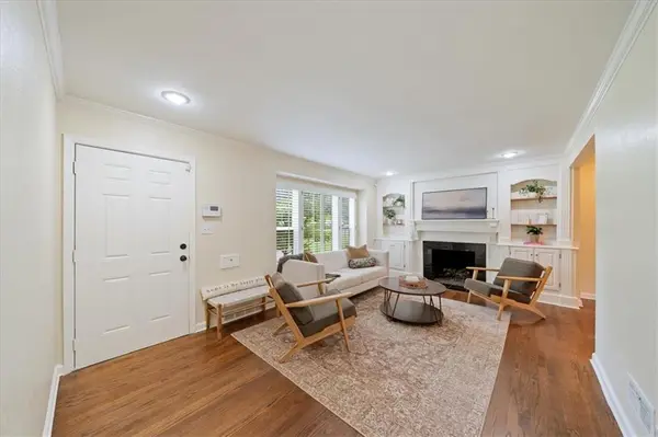 5200 W 72ND ST, Prairie Village, KS 66208