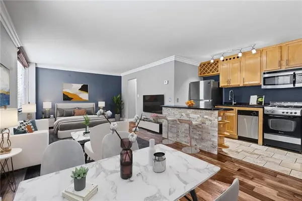 700 E 8th St ST #4E, Kansas City, MO 64106