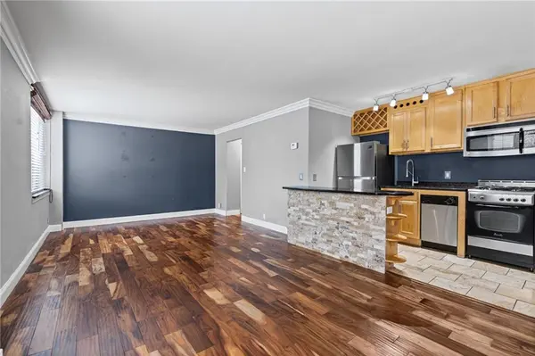 700 E 8th St ST #4E, Kansas City, MO 64106