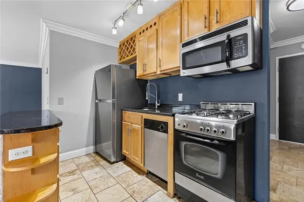 700 E 8th St ST #4E, Kansas City, MO 64106