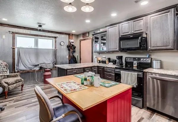 971 Thomas RD, Pomona, KS 66076