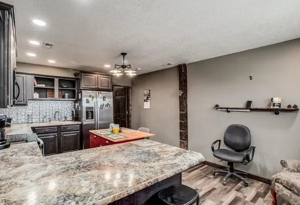 971 Thomas RD, Pomona, KS 66076