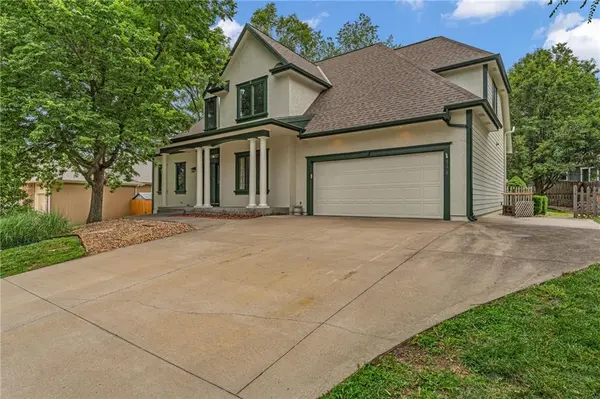 4178 Blackjack Oak DR, Lawrence, KS 66047