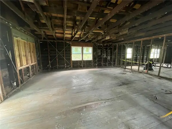 7050 NW Railroad AVE, Waldron, MO 64092