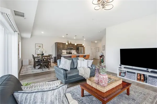 7800 W 123rd ST #116, Overland Park, KS 66213