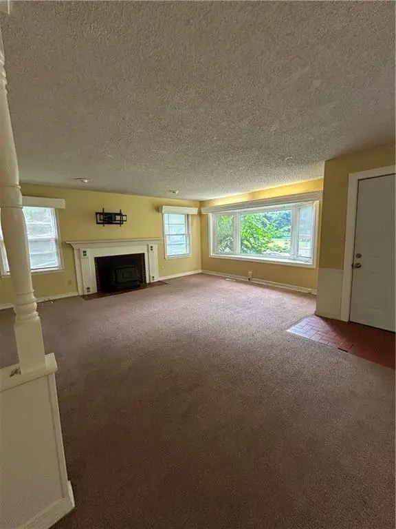 2012 S Locust ST, Pittsburg, KS 66762