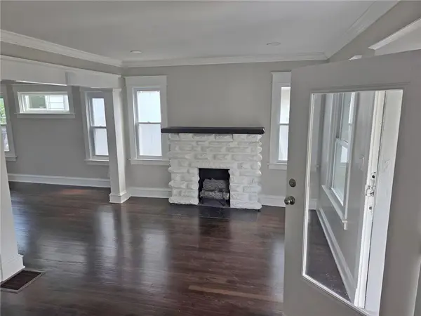 3923 College AVE, Kansas City, MO 64130