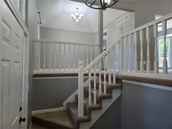 517 Buena Vista DR, Belton, MO 64012