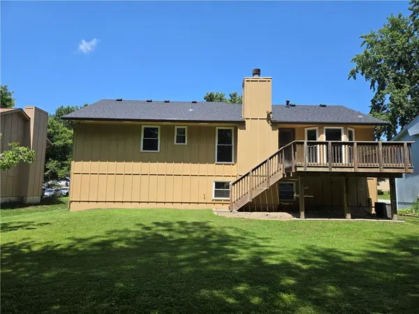 517 Buena Vista DR, Belton, MO 64012