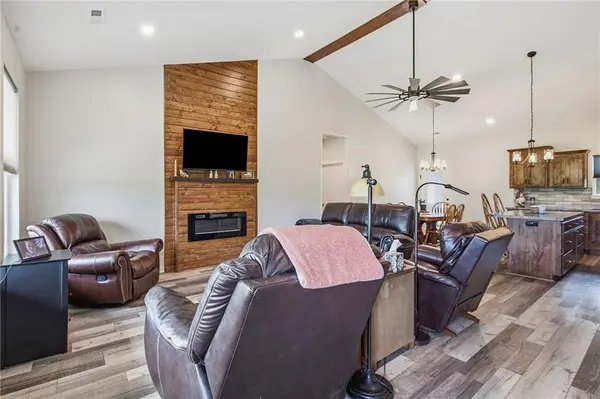 1389 NW 1000th RD, Urich, MO 64788