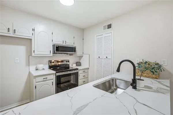 11260 E 71st TER, Raytown, MO 64133