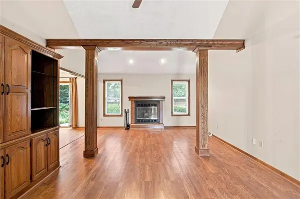 8504 N Chatham AVE, Kansas City, MO 64154