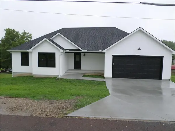 210 S Park ST, Troy, KS 66087