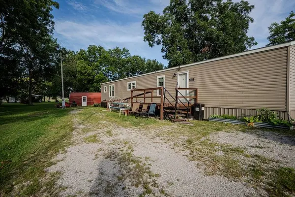 9243 1st ST, Hume, MO 64752