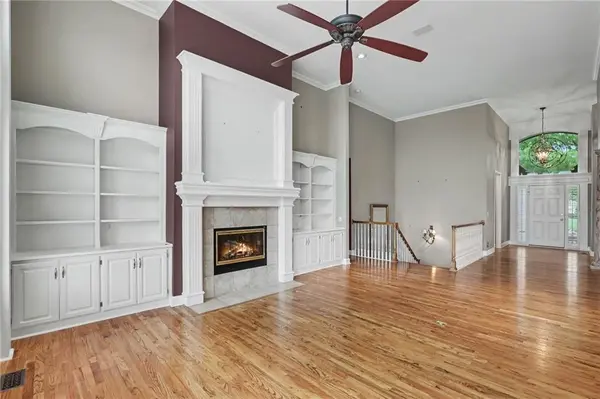 20306 W 99th TER, Lenexa, KS 66220