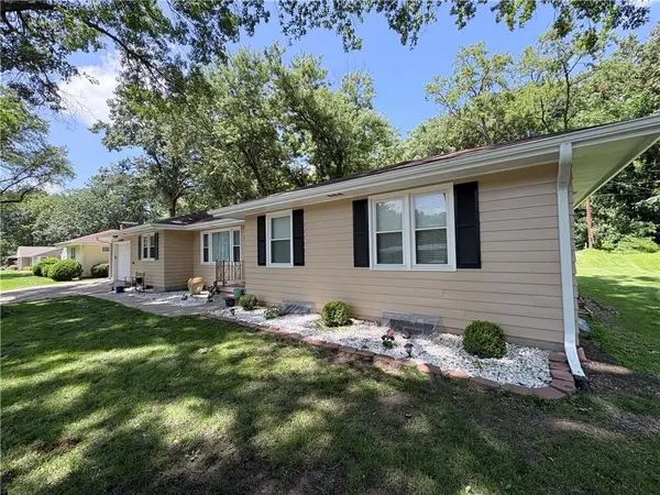 3017 Parkway A ST, St Joseph, MO 64507