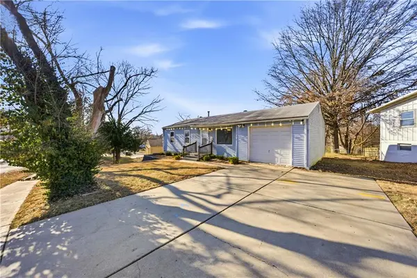 9220 McKinley ST, Kansas City, MO 64138