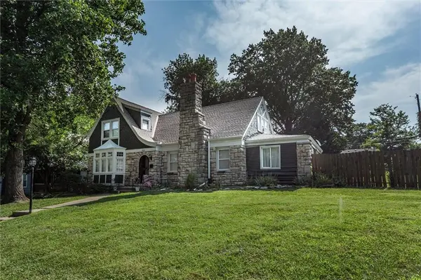 7421 Forest AVE, Kansas City, MO 64131