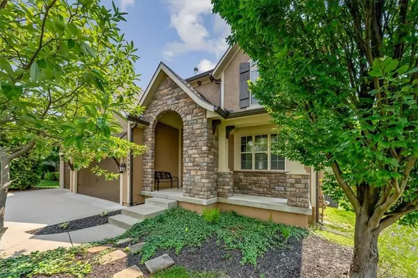 10841 S Hastings ST, Olathe, KS 66061