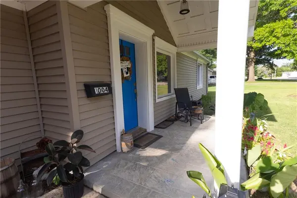1004 E Main ST, Cherryvale, KS 67335