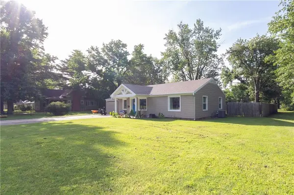 1004 E Main ST, Cherryvale, KS 67335