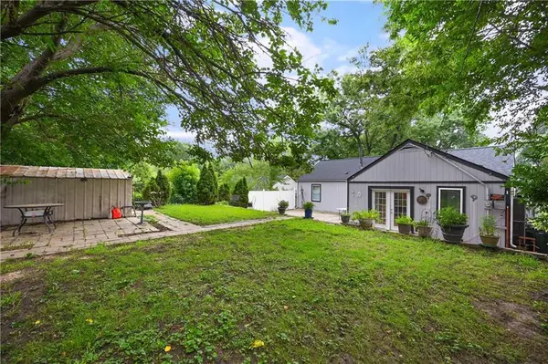 5010 Harmony DR, Kansas City, KS 66106