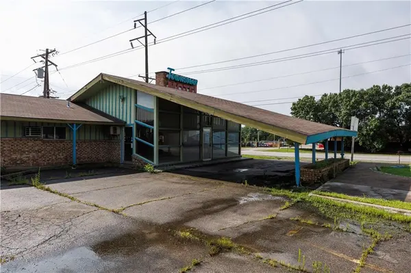 1112 E Main ST, Independence, KS 67301